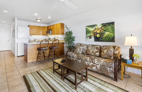 Kailua-Kona Condo | Kona Isle E-24 Direct Ocean front coner unit 2nd Floor,Sleeps 4, Spectacular