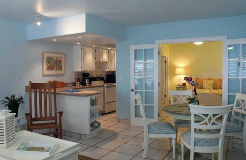 Rock Harbor Hotel | Kona Kai Resort and Gallery - Adults Only