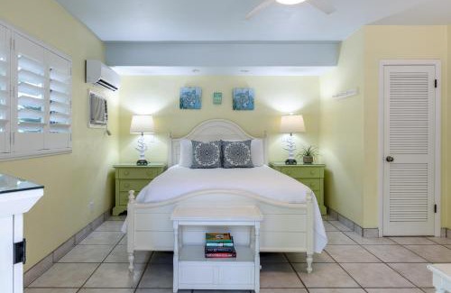 Rock Harbor Hotel | Kona Kai Resort and Gallery