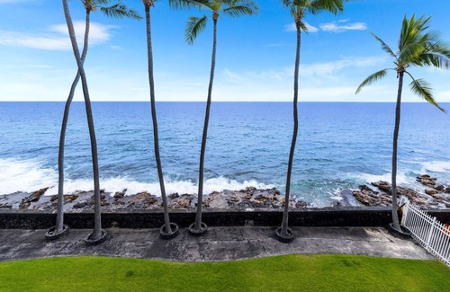 Kahaluu Bay Condo | Kona Magic Sands#313:Top Floor,Direct Beachfront, Rarely Available Lanai unit