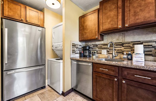 Kailua-Kona Condo | Kona Makai 2103: Remodeled Condo w/AC in Oceanfront Complex
