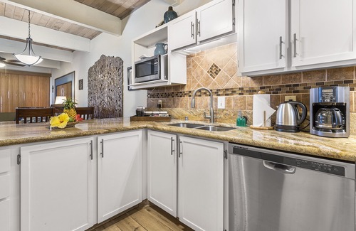 Kailua-Kona Condo | Kona Oceanfront Penthouse Condo: Remodeled, AC, Crashing Waves, Sunsets, Turtles