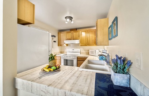 Historic Kailua Village Condo | Kona Plaza#215 Remodeled unit IN HEART OF KONA TOWN! AC & Elevators!