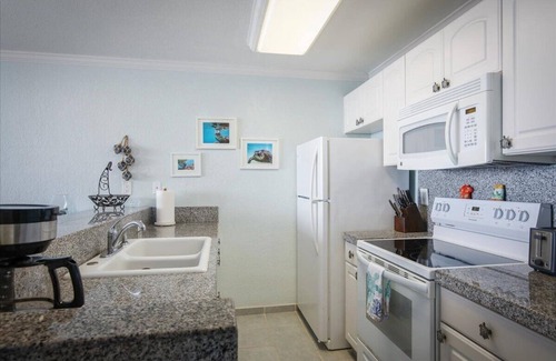 Historic Kailua Village Condo | Kona Reef A-24 - True Oceanfront Condo