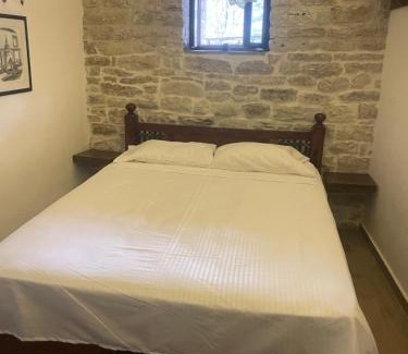 Gjirokaster House | Konaku Guest house