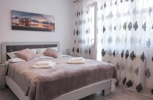 Iasi Apartment | Konstanzer Podu Ros 11 - 3 camere,bucatarie, aer conditionat,masina de spalat
