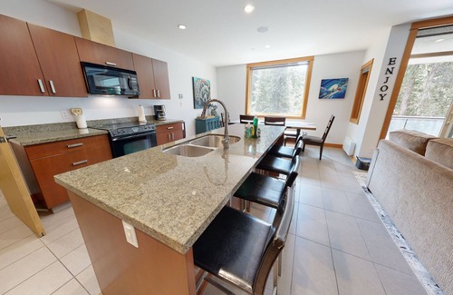Sun Peaks Condo | Kookaburra #304 Ski-in/Ski-out Private Hot Tub