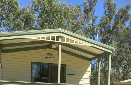 Bearii Cabin | Kookaburra Cabin, 2 room, sleeps 6.