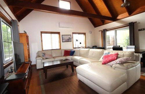 Hat Head House | Kookaburra Cottage 71 Straight St HH