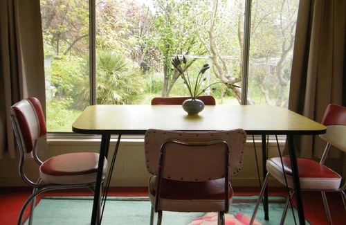 Castlemaine House | Kookaburra Cottage