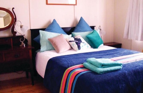 Castlemaine House | Kookaburra Cottage