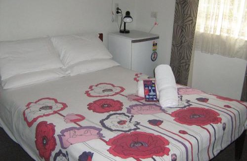 Spring Hill House | Kookaburra Inn