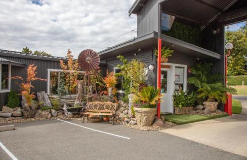 Jindabyne Hotel | Kookaburra Lodge