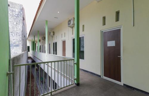 Sidoarjo Hotel | KoolKost Syariah near Alun Alun Sidoarjo