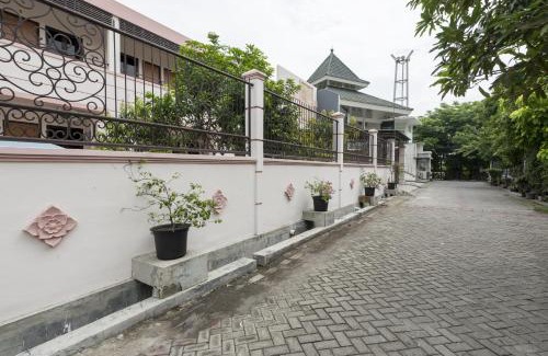Surabaya House | KoolKost Syariah near UPN Veteran