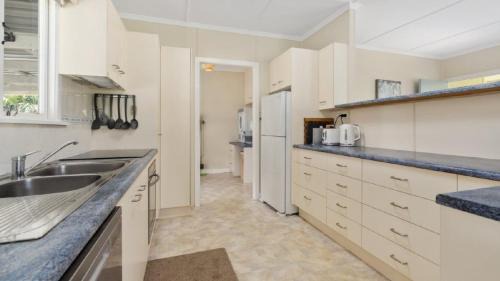 Woorim House | Kooringal Cottage - Home By The Sea
