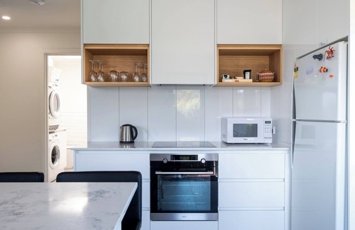 Bicheno Apartment | Kooringal - Freycinet Holiday Houses