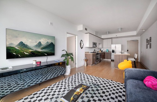 Carthay Circle Apartment | koreatown y