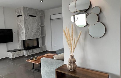 Kompi Apartment | Koroni Luxury Maisonette