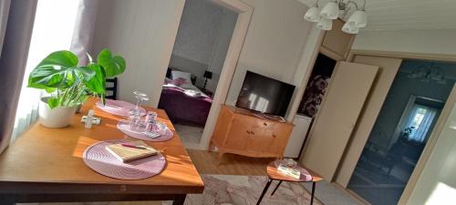 Rauma House | Kortteer Pinkki huone