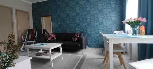 Rauma House | Kortteer sininen huone