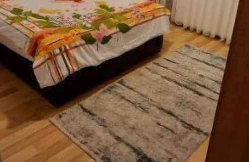 Tarabya Mahallesi Apartment | Koruya ve sahile yakın aile dairesi.