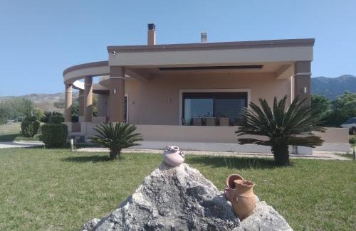 Tingaki Villa | Kos Villa - Family Comfort with large Garden, Jacuzzi