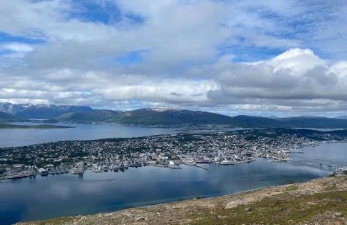 Tromsdalen Apartment | Koselig overnatting, midt i mellom sentrum og marka