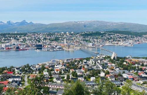 Tromsdalen Apartment | Koselig overnatting, midt i mellom sentrum og marka
