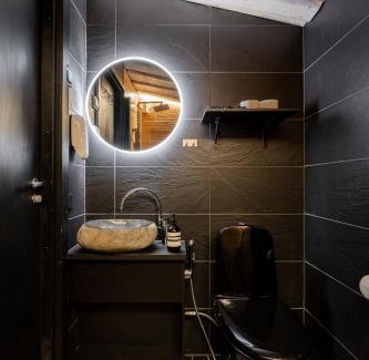 Kuusa Apartment | Koskisviitti 2 - Private High Quality Suite with Lake Views