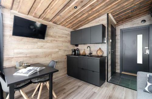 Kuusa Apartment | Koskisviitti 4 - Private High Quality Suite with Lake Views