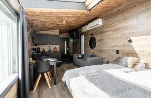 Kuusa Apartment | Koskisviitti 4 - Private High Quality Suite with Lake Views