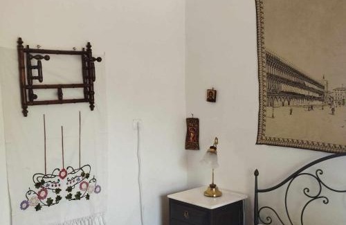 Volvi House | Kosta's Cozy Home