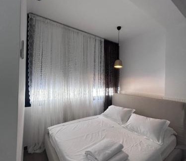 Kodrra Apartment | Kostanca Pool & Bay Studio