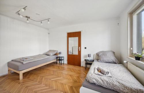 Nuertingen Apartment | kostengünstige Wohnungen für Monteure in Zizishausen, WiFi, Smart TV, Parkplatz