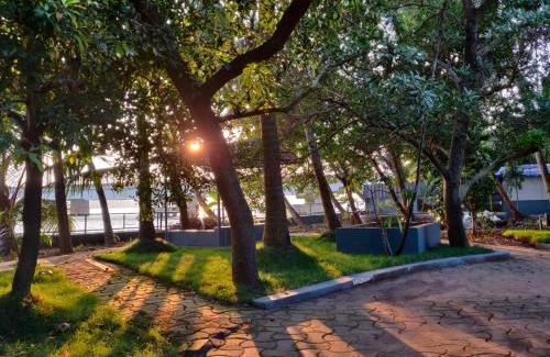 Pappinisseri Apartment | Kottayil back water villa