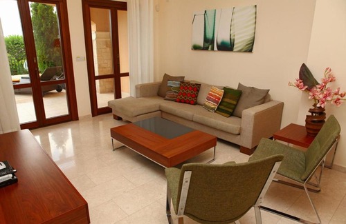 Aphrodite Hills Villa | Kouklia Villa Sleeps 6 with Pool Air Con and WiFi