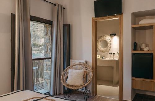Limeni House | Kourmas Suites