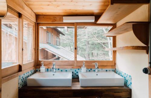 Kirizumi Onsen House | Koya Backpackers