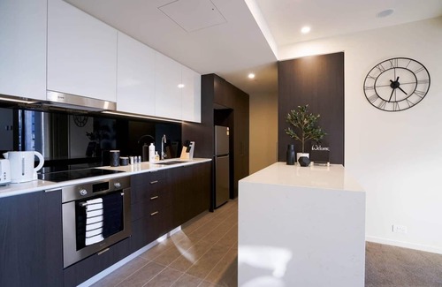 Brisbane Central Business District Apartment | KOZYGURU | BRISBANE CBD | 1 Bed APT | Amazing View | QBN550