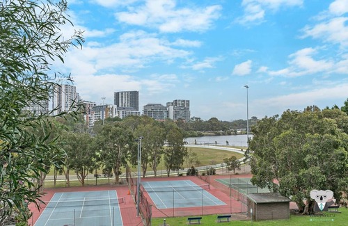 Wolli Creek Apartment | Kozyguru | Cozy Comfy APT Near Sydney Airport & CBD