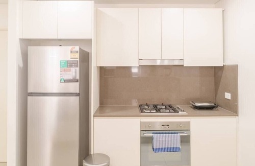 Hillsdale Apartment | KozyGuru | Hillsdale | 3 Bedroom APT