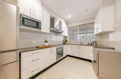 Leichhardt Apartment | KOZYGURU LEICHHARDT COZY HOLIDAY 3 BED HOME + FREE PARKING-NLE367