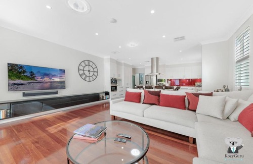 Redfern Apartment | KOZYGURU / Redfern / Comprehensive Funky /5 Bed House