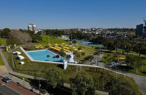 Haymarket Apartment | KozyGuru | Sydney CBD | 2 Bed Studio Free Wi-Fi
