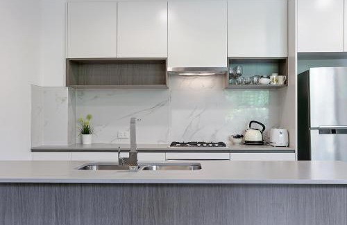 Waitara Apartment | KOZYGURU WAITARA KOZY 2 BED APT WALK TO TRAIN STATION NWA008