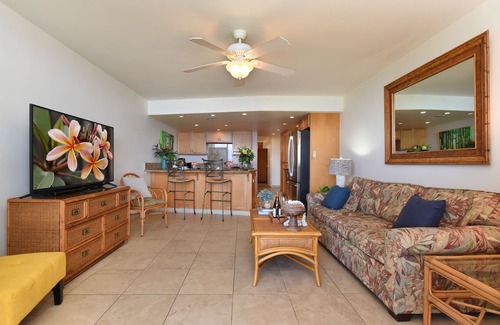 Kahana Condo | KR 117 Renovated OceanFront 1BD w Ocean Views