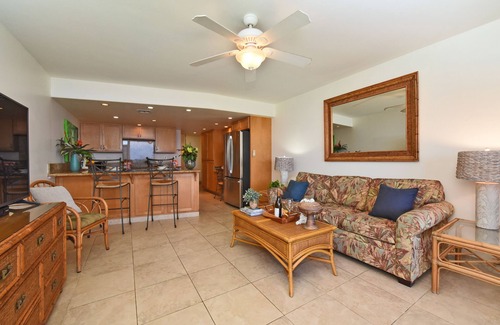 Kahana Condo | KR 117 Renovated OceanFront 1BD w Ocean Views
