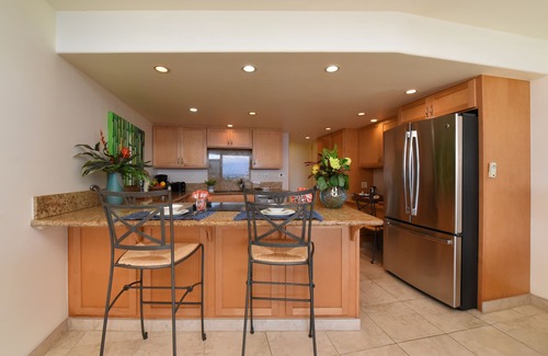 Kahana Condo | KR 117 Renovated OceanFront 1BD w Ocean Views