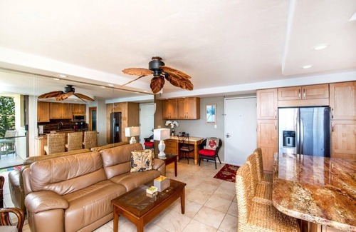 Kihei Condo | KR604-Spectacular Direct Beachfront Condo on Top Floor - Ocean and Palm Trees